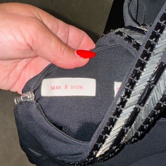 SASS AND NIDE BEADED BODY CON DRESS - Picture 4 of 6